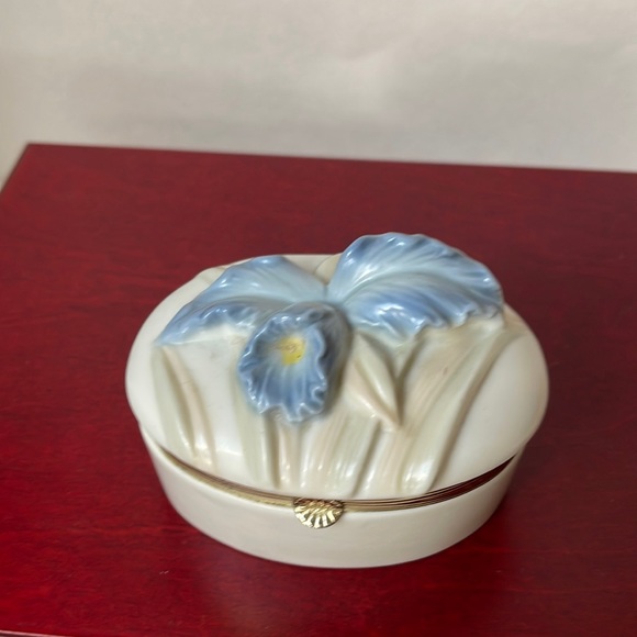 Vintage Fitz and Floyd 1983 trinket box jewelry case floral iris design stamped - Picture 1 of 7
